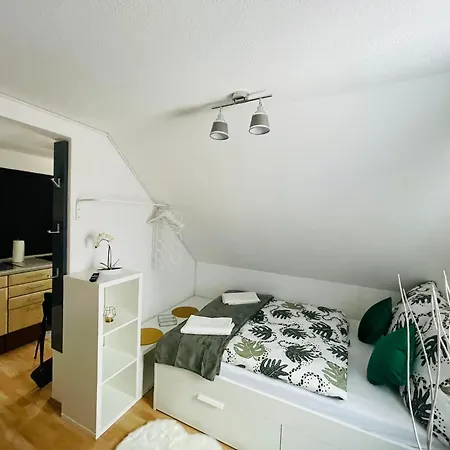 Barbarosa Koenigstaedten 1 アパート *